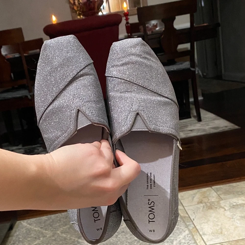 TOMS Women's Glitter Slip-On Shoes - Gray brand new